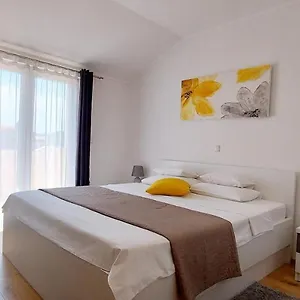 Apartment Marijana, Rab Town